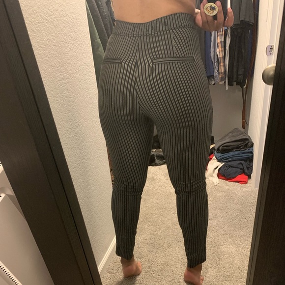 Hollister black and white pinstriped ultra high-rise skinny’s! - Picture 11 of 12